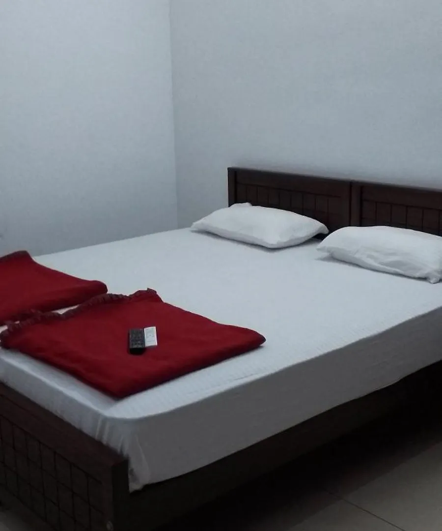 Sky Residency Lodge Thrissur 호텔